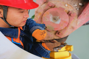 开辟创新新赛道  塑造发展新动能   推动党的二十大精神落地落实